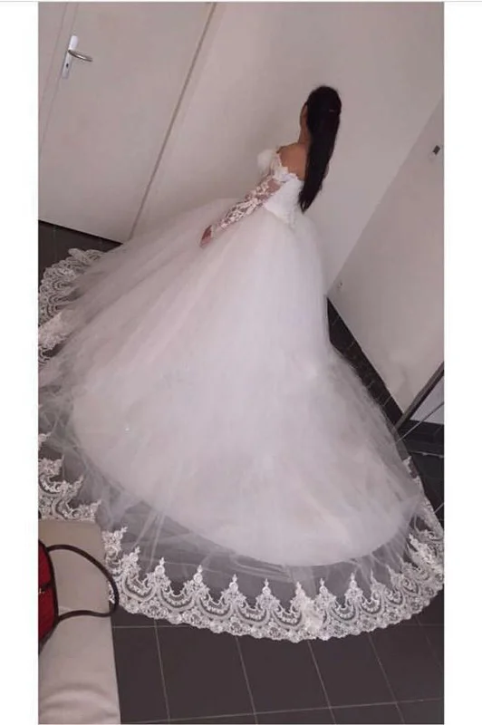 Ball Gown Long Sleeve Wedding Dresses with Lace Off the Shoulder Tulle Bridal Dresses N1113