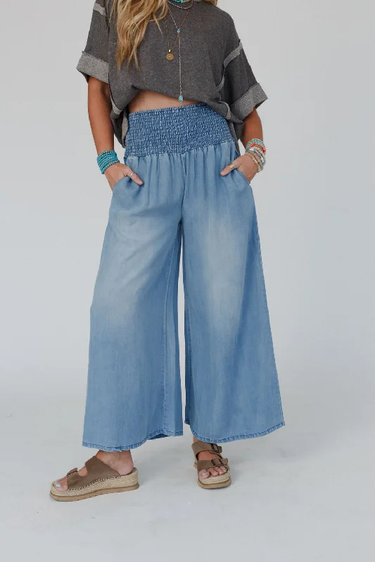 Free Falling Wide Leg Pants - Light Denim