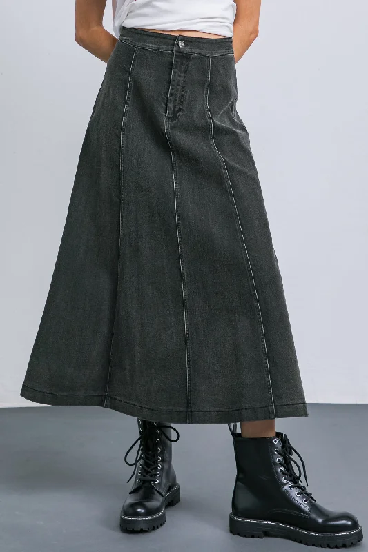 GOING WITH THE SEASON DENIM SKIRT