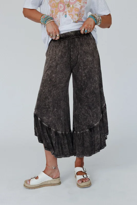 Pebble Shore Ruffle Pants - Black